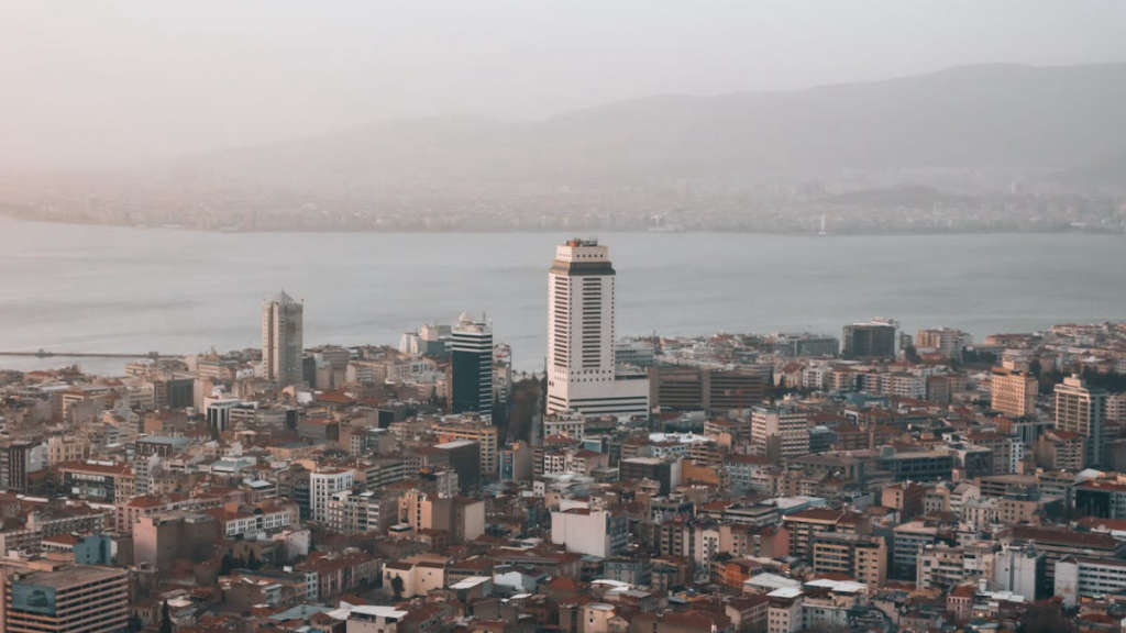 İzmir toplu konut yönetimi